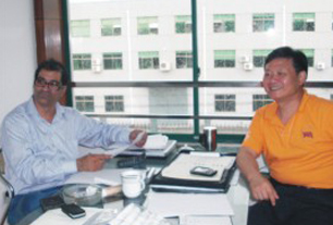 全塑軟管擠出制管機(jī),復(fù)合軟管制管機(jī),鋁塑復(fù)合制管機(jī),旋蓋機(jī),注肩機(jī),高速軟管注肩機(jī),全自動(dòng)注肩機(jī),鋁管灌裝封尾機(jī),鋁管灌裝封尾機(jī)廠家,灌裝封尾機(jī),化妝品灌裝封尾機(jī),灌裝封尾機(jī)廠家,全自動(dòng)灌裝封尾機(jī),軟管灌裝封尾機(jī),牙膏灌裝封尾機(jī),真空均質(zhì)乳化機(jī),真空制膏機(jī)